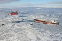 mikhail ulyanov tanker-prirazlomnaya-640x426.jpg