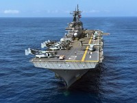 Essex_(LHD_2)_transits_the_Pacific_Ocean.jpg