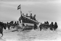 launching of the Amelander rescue boat with horses power..jpg