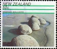 1991 Moeraki boulders (1).jpg