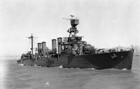 Raleigh_(CL-7)_off_the_Mare_Island_Naval_Shipyard_on_6_July_1942_(19-N-30916).jpg