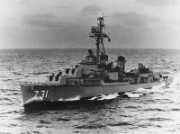 Maddox_(DD-731)_underway_at_sea,_circa_the_early_1960s_(NH_97900).jpg