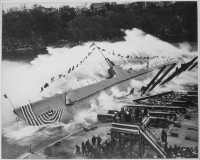 ROBALO_9_May_1943, launching _at_Manitowoc_Shipbuilding_Company,_Manitowoc,_Wisconsin_-_NARA_-_520628.tif.jpg