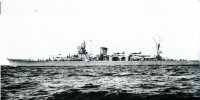 Yahagi_underway_off_Sasebo,_Japan,_in_December_1943.jpg