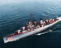 Kidd_(DD-661)_underway_c1951.jpeg