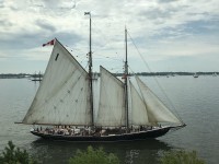 Bluenose_II_Toronto_01.jpg