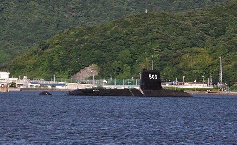 JS_Hakuryū_(SS-503)_at_Yura_Base,_-4_Aug._2010_b (2).jpg