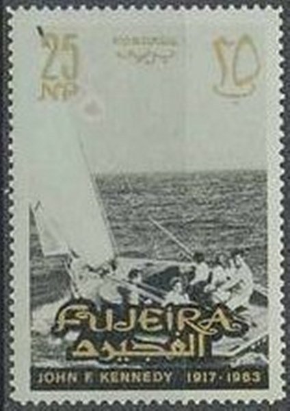 1965 VICTURA JFK-sailing-with-the-family (2).jpg