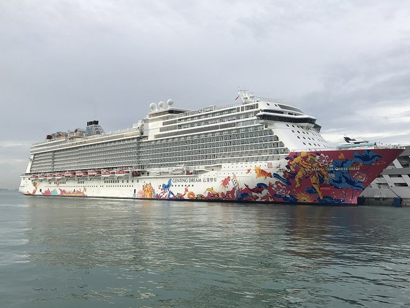 Genting_Dream_at_Marina_Bay_Cruise_Centre (2).jpg