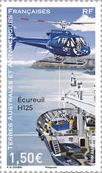 2022 Replenishment-of-Kerguelen-Base-by-Ship-Marion-Dufresne (2).jpg