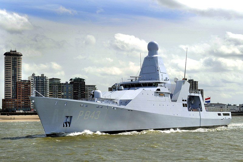 HNLMS_Groningen (2).jpg