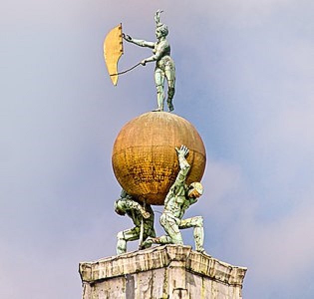 Bernardo_Falconi_-_Statua_della_Fortuna_-_Punta_della_Dogana_-_Venezia.jpg