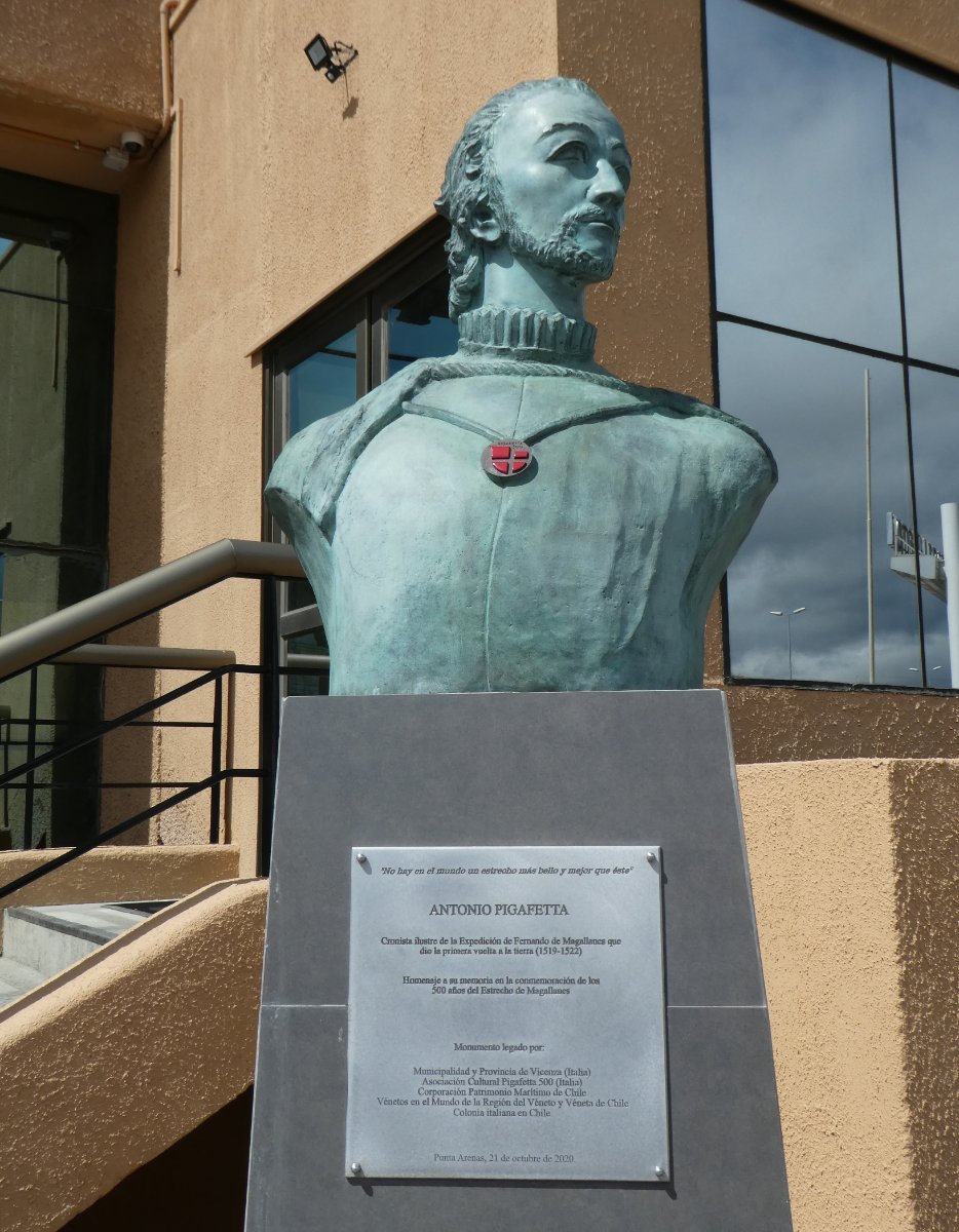 Monument_to_Antonio_Pigafetta_Punta_Arenas_2.jpg