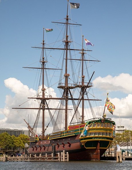 V.O.C._Amsterdam_replica_ship_in_Amsterdam.jpg