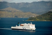 MV_Kaitaki%2C_Wellington_Harbour.jpg