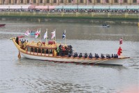 Thames_Diamond_Jubilee_Pageant_-_Royal_Barge_Gloriana.jpg