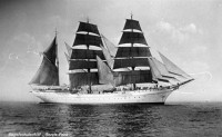 Bundesarchiv_DVM_10_Bild-23-63-03%2C_Segelschulschiff_%22Gorch_Fock%22.jpg