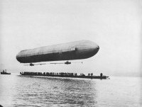 Buchhorn towing Zeppelin LZ1.jpg